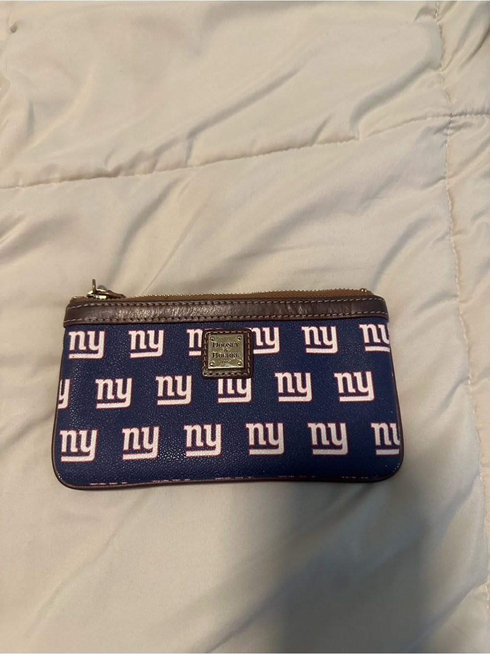 Dooney & Bourke Navy New York Giants Logo Zip Wristlet